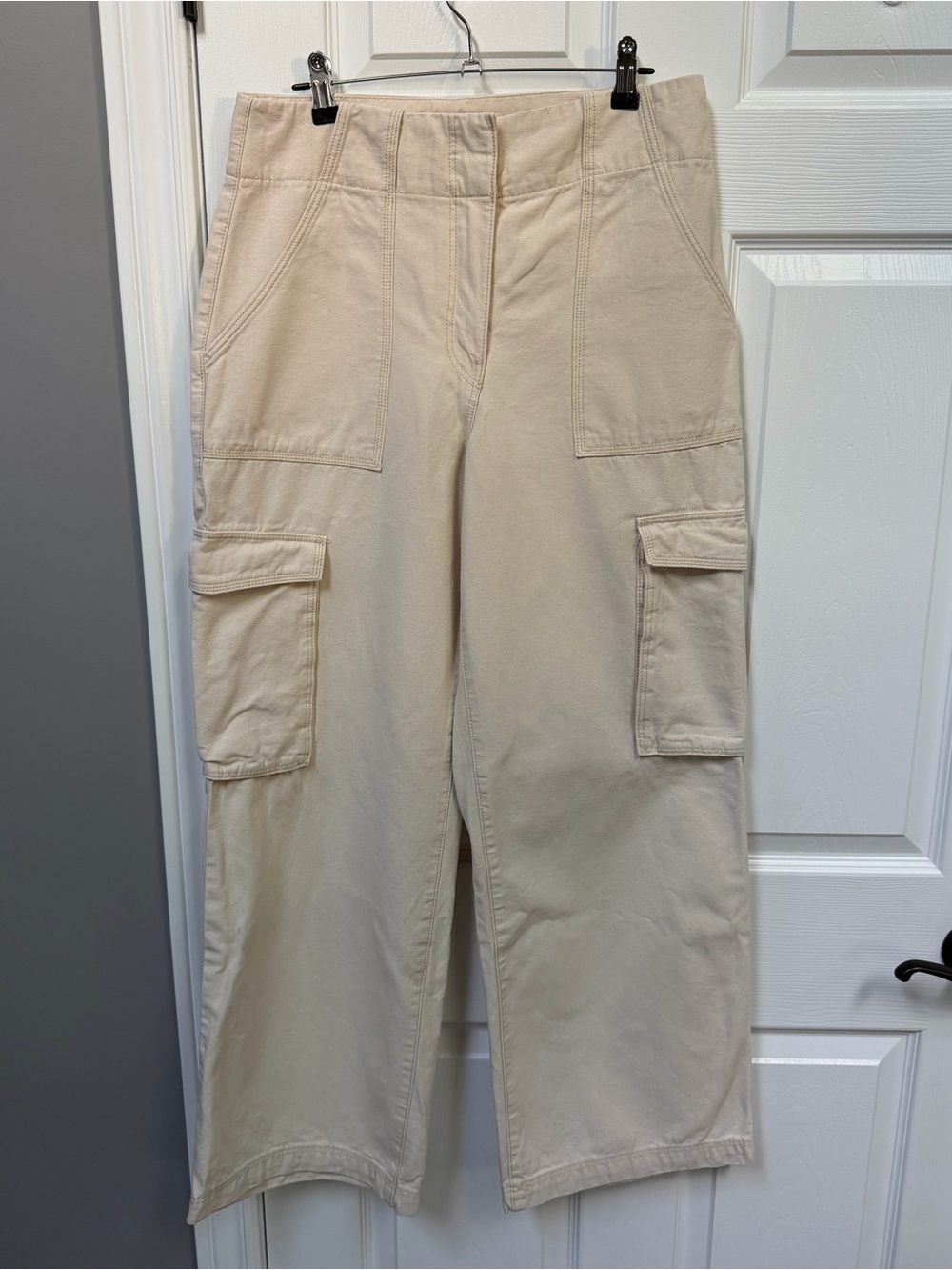 Wide-Leg Cargo Pants in Light Beige